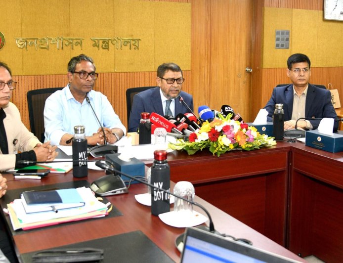 চিকিৎসকদের বদলি-পদায়নে রাজনৈতিক পরিচয় বিবেচনায় নেওয়া হবে না -স্বাস্থ্যমন্ত্রী